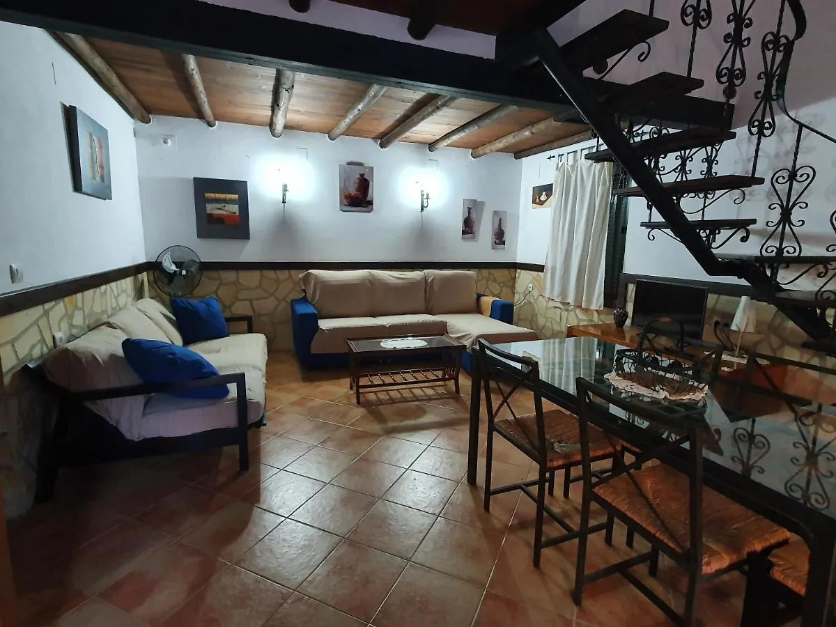 Las Cuevas de El Bosque Villa España